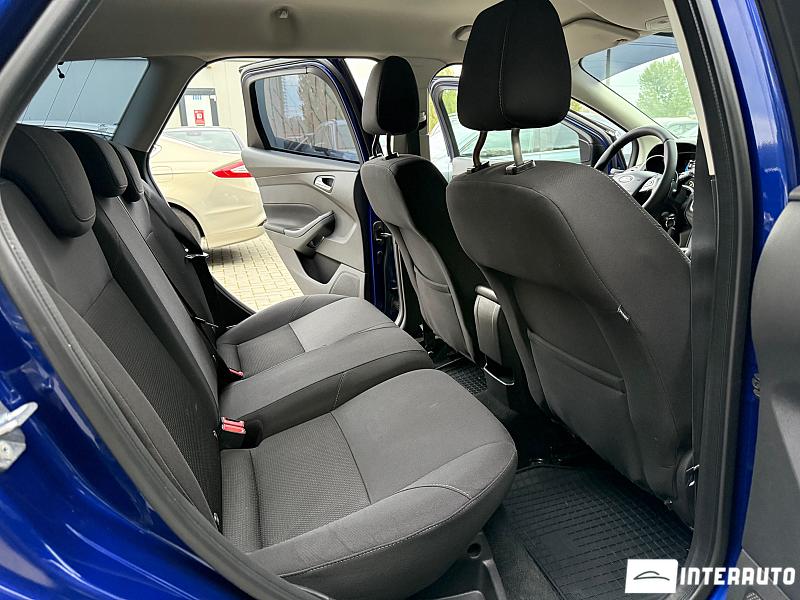 Ford Focus 25 automobil-interauto