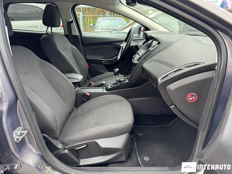 Ford Focus 16 automobil-interauto