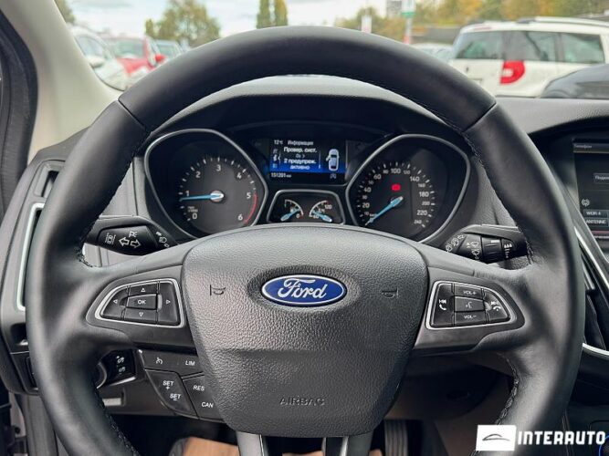 Ford Focus 40 interauto-car