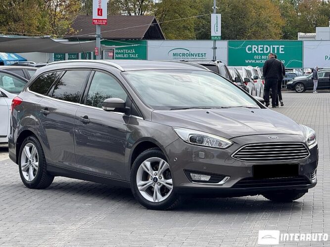 Ford Focus 33 interauto-car