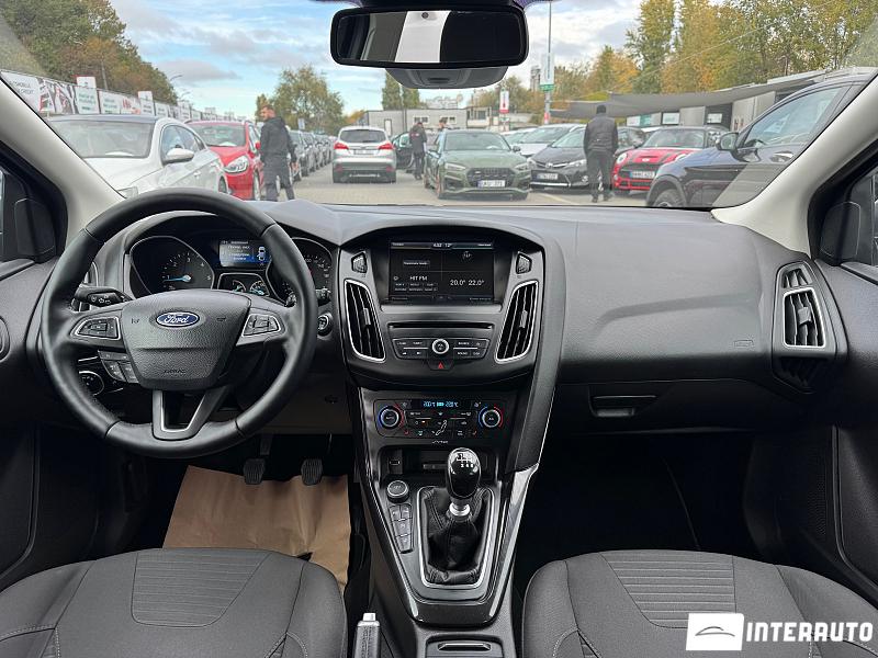 Ford Focus 18 automobil-interauto