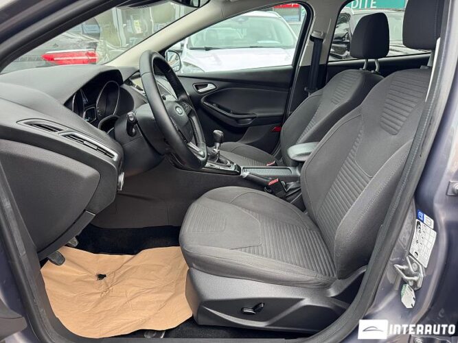 Ford Focus 35 interauto-car