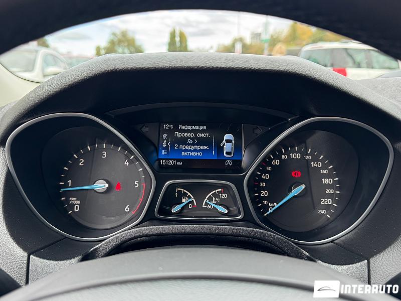 Ford Focus 19 automobil-interauto