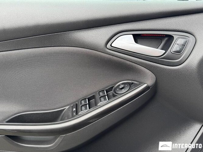Ford Focus 46 interauto-car