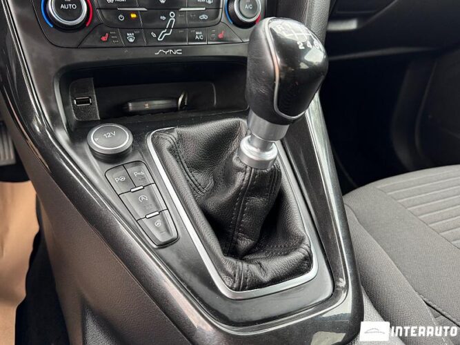 Ford Focus 43 interauto-car