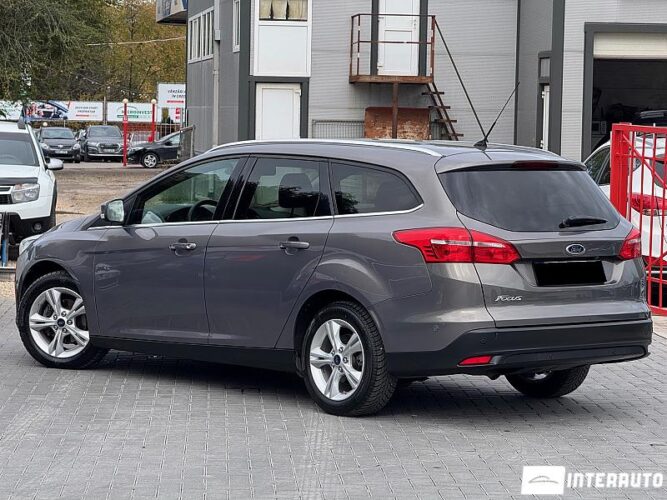 Ford Focus 34 interauto-car