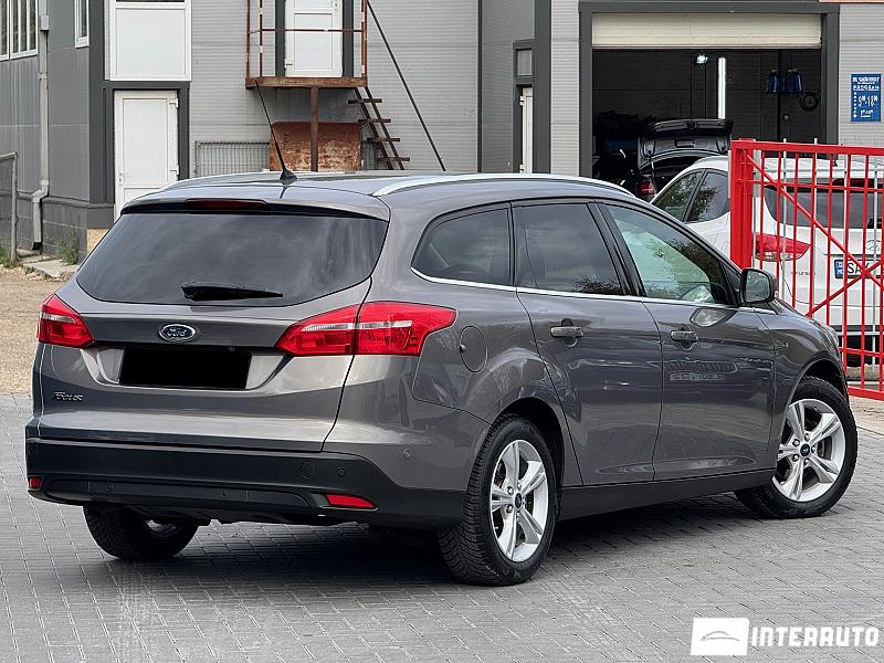Ford Focus 12 automobil-interauto