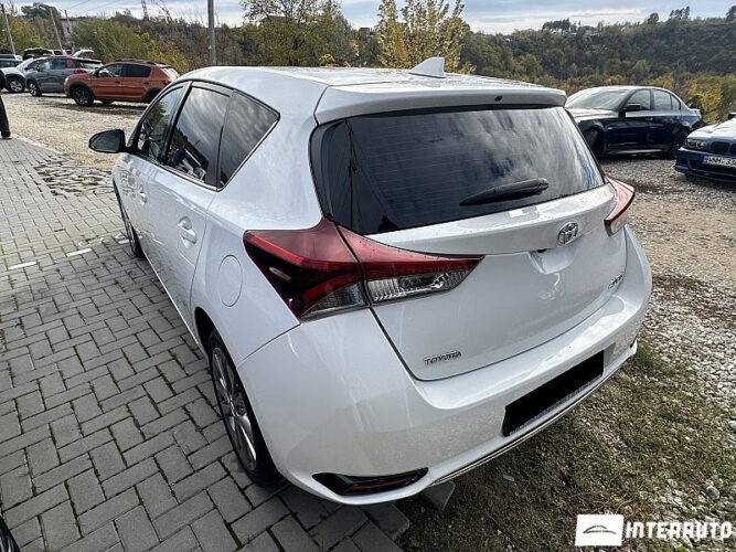 Toyota Auris 32 interauto-car