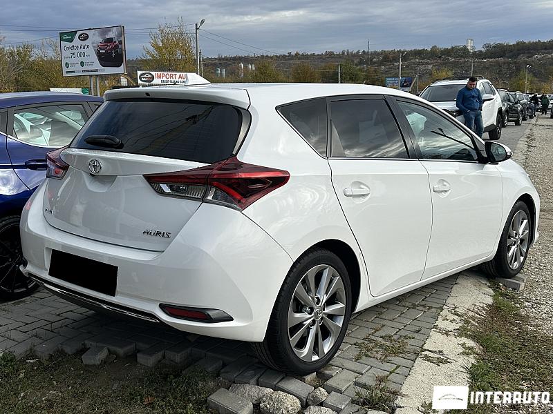 Toyota Auris 13 automobil-interauto