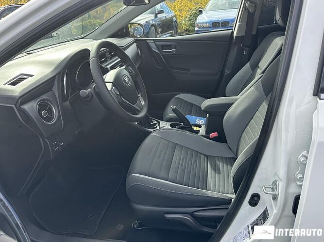 Toyota Auris 33 interauto-car