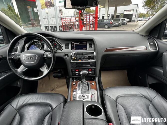 Audi Q7 40 interauto-car