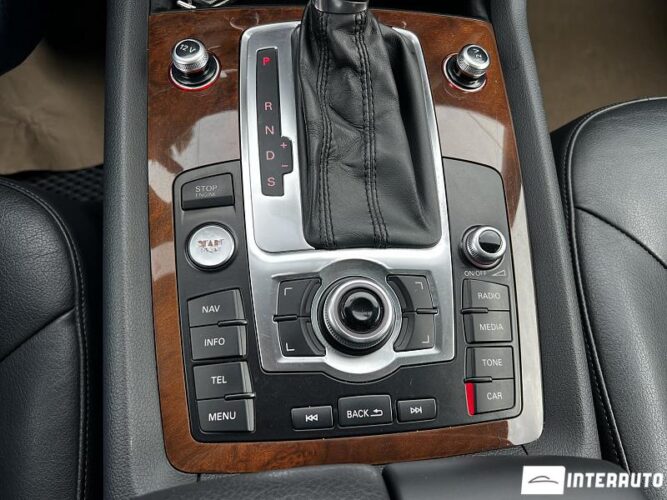Audi Q7 44 interauto-car
