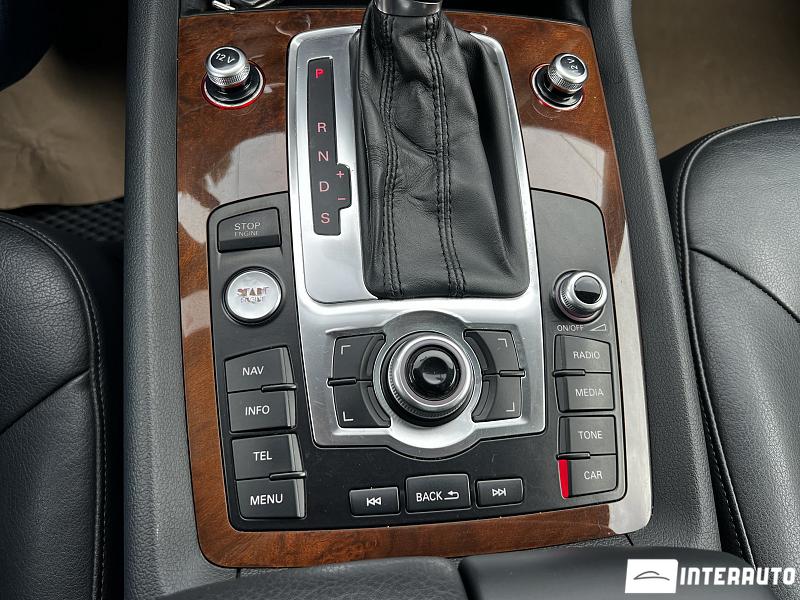 Audi Q7 24 automobil-interauto