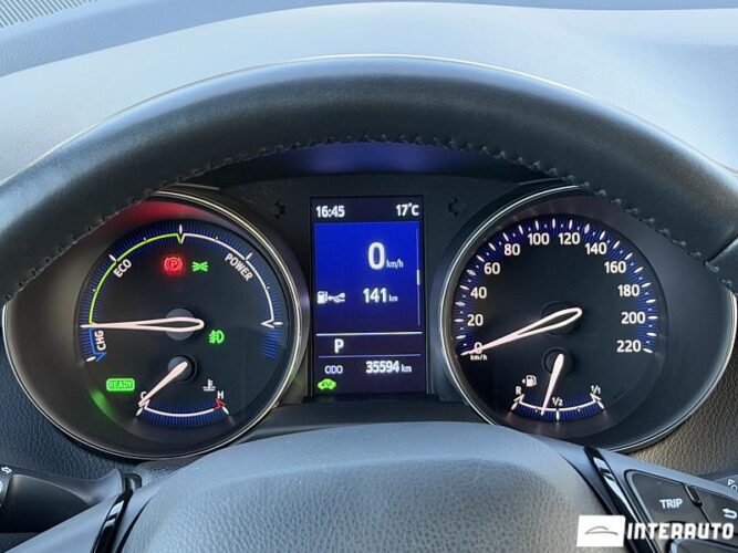 Toyota C-HR 42 interauto-car