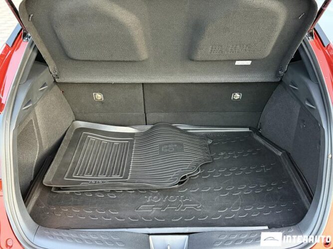 Toyota C-HR 48 interauto-car