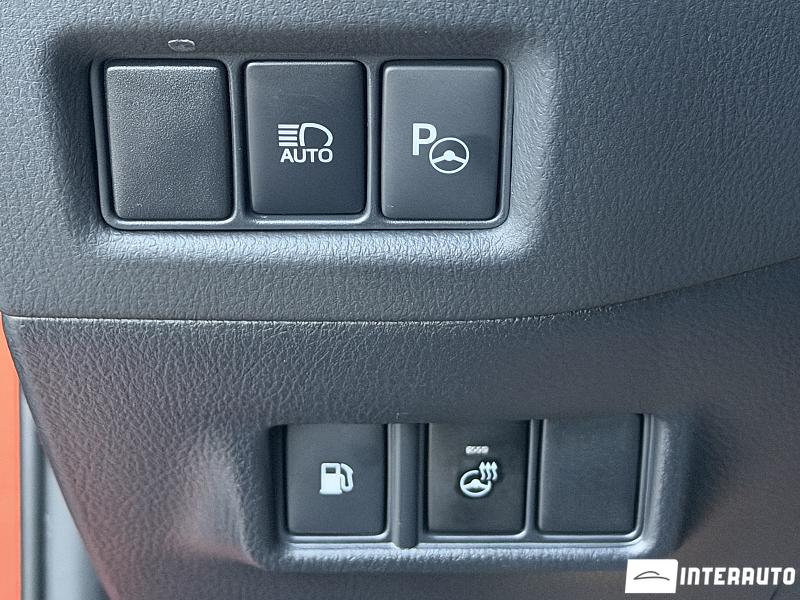 Toyota C-HR 21 automobil-interauto