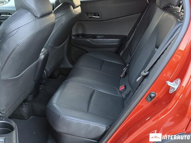 Toyota C-HR 46 interauto-car