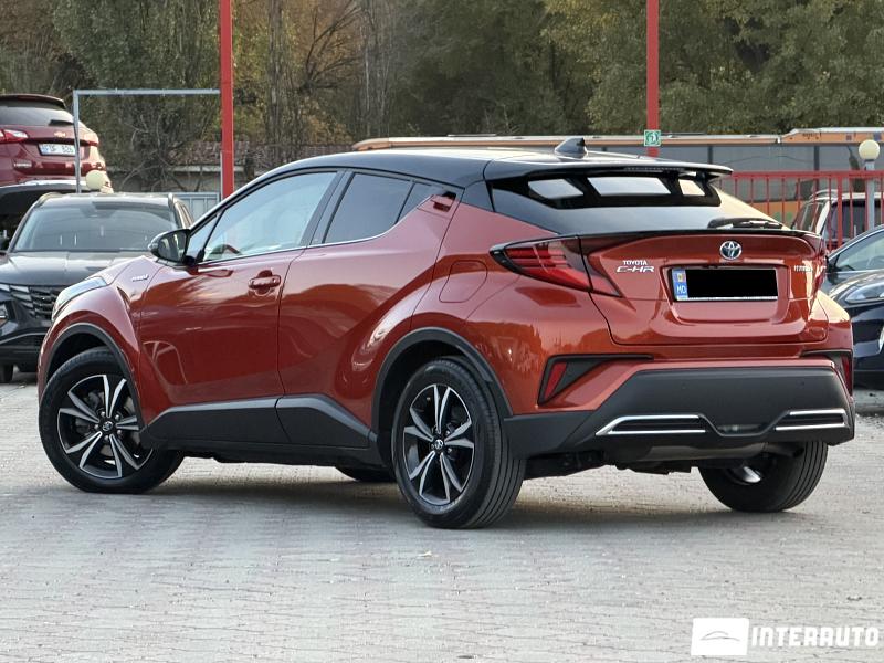 Toyota C-HR 12 automobil-interauto