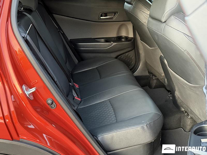 Toyota C-HR 28 automobil-interauto