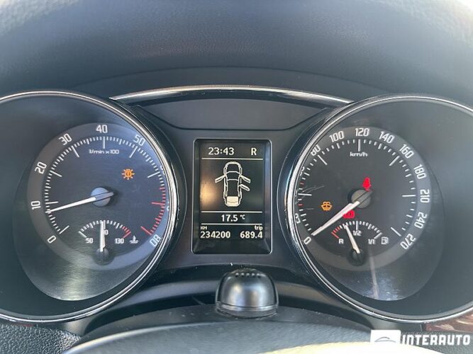 Skoda Superb 38 interauto-car