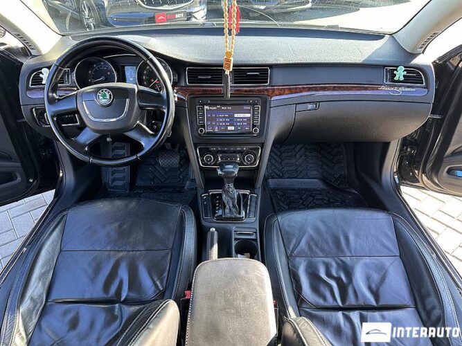 Skoda Superb 36 interauto-car
