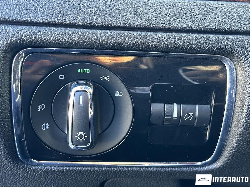 Skoda Superb 22 automobil-interauto