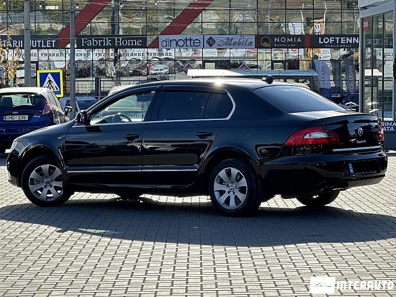 Skoda Superb 14 automobil-interauto
