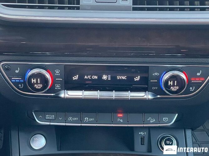 Audi Q5 42 interauto-car