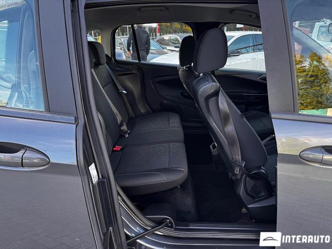 Ford B-MAX 37 interauto-car