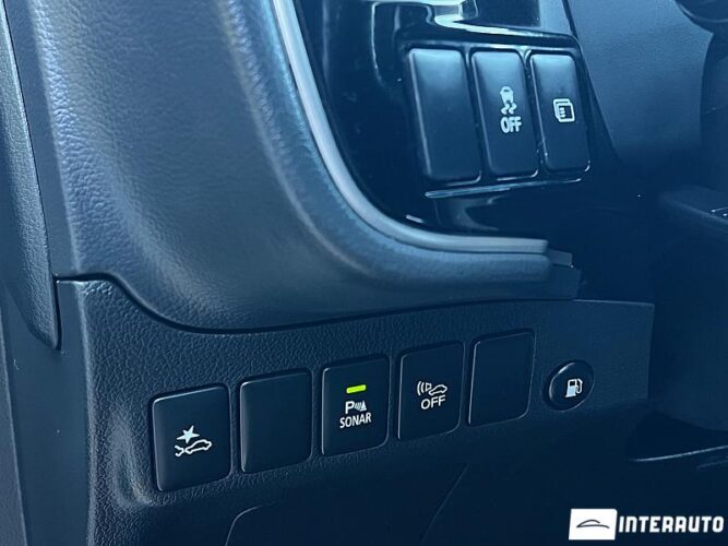 Mitsubishi Outlander 39 interauto-car