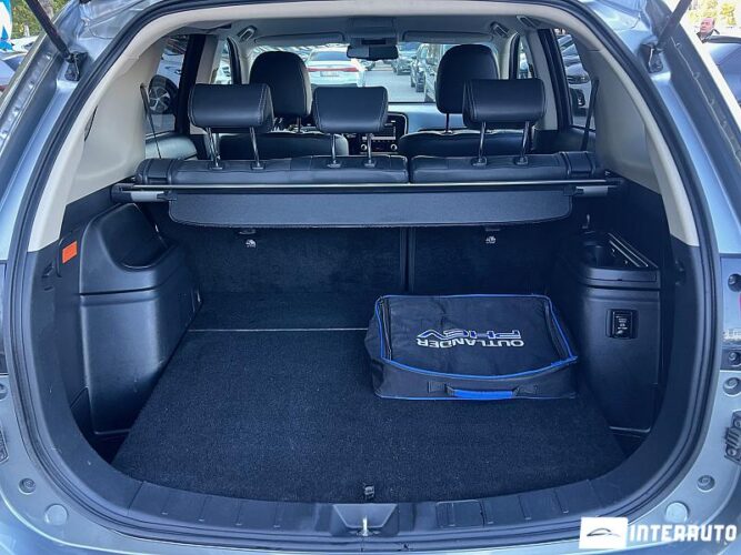 Mitsubishi Outlander 52 interauto-car