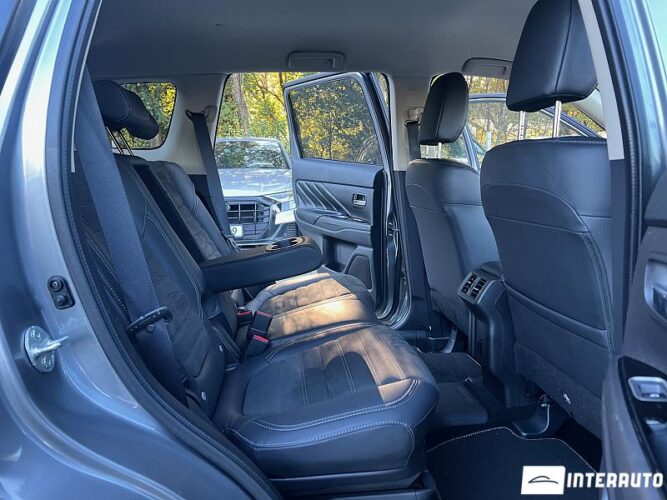 Mitsubishi Outlander 50 interauto-car