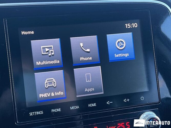 Mitsubishi Outlander 44 interauto-car