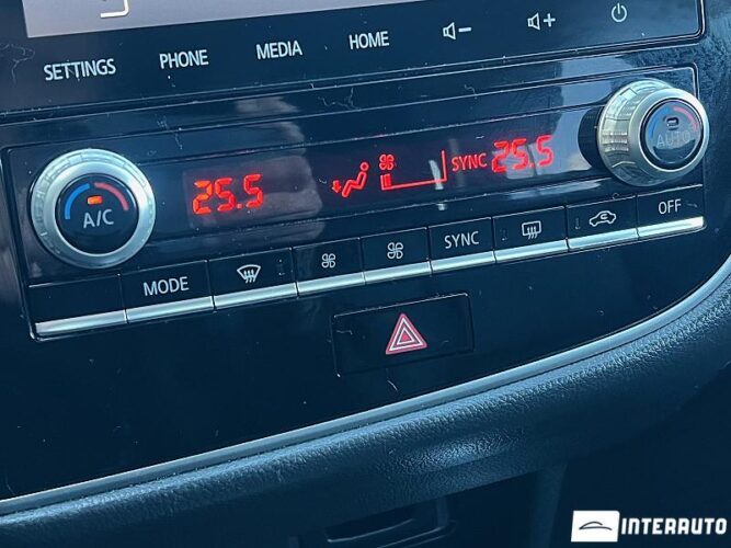 Mitsubishi Outlander 45 interauto-car