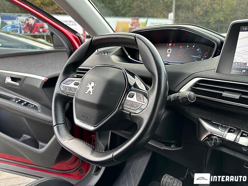 Peugeot 3008 18 automobil-interauto