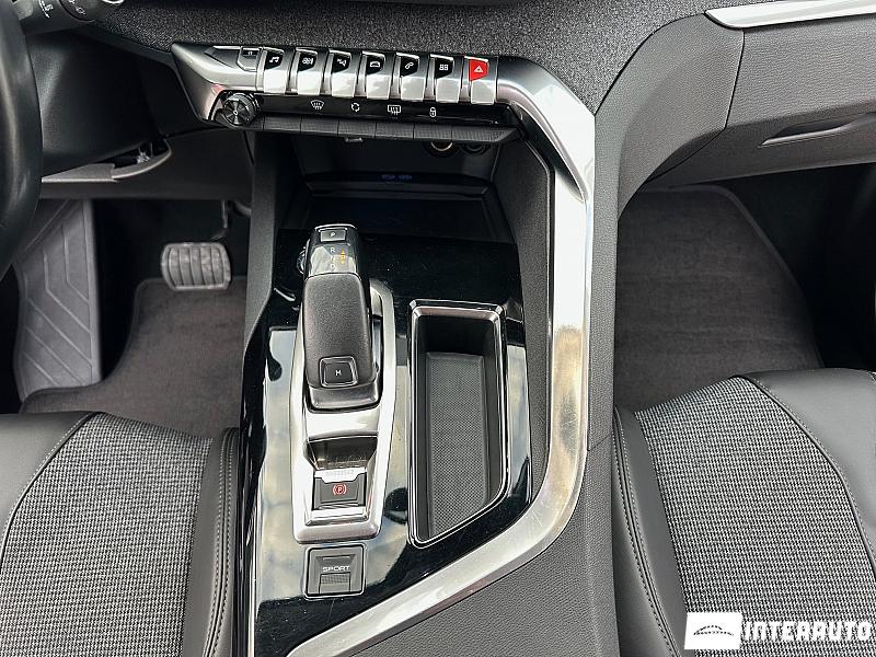 Peugeot 3008 22 automobil-interauto