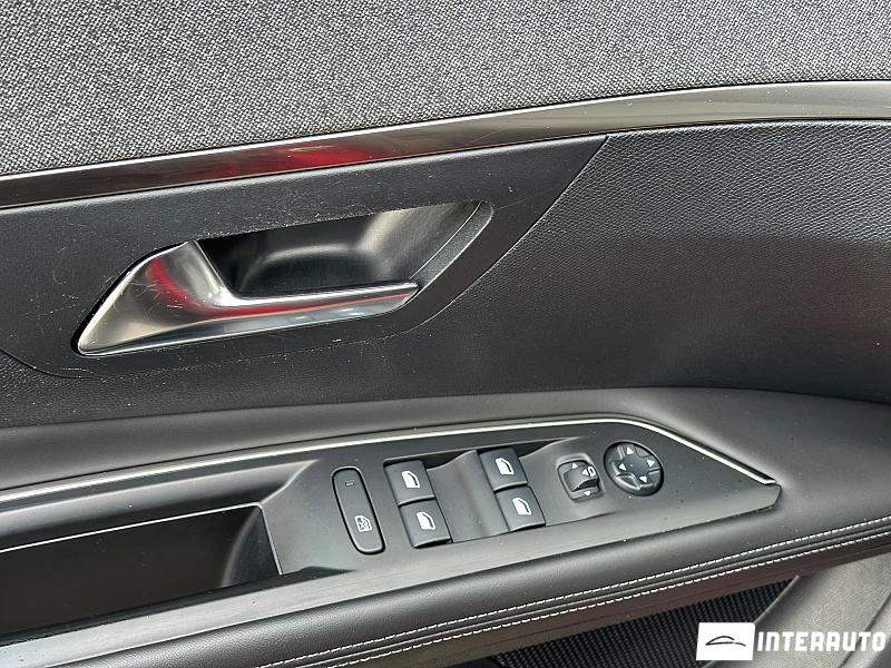 Peugeot 3008 24 automobil-interauto