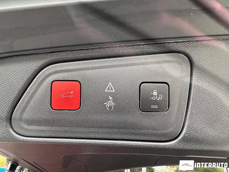 Peugeot 3008 28 automobil-interauto