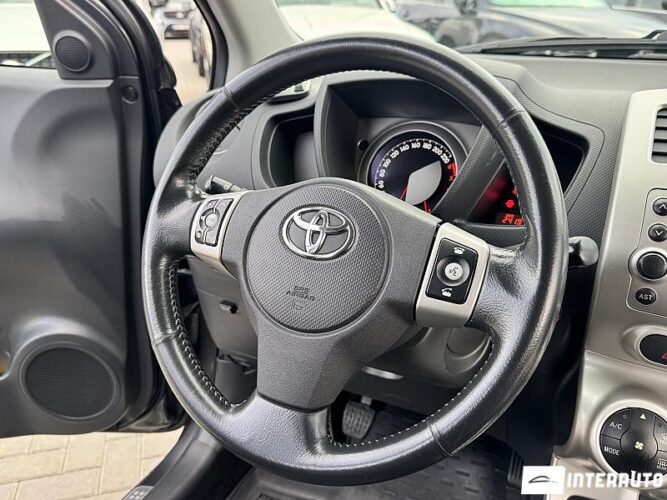 Toyota Urban Cruiser 37 interauto-car