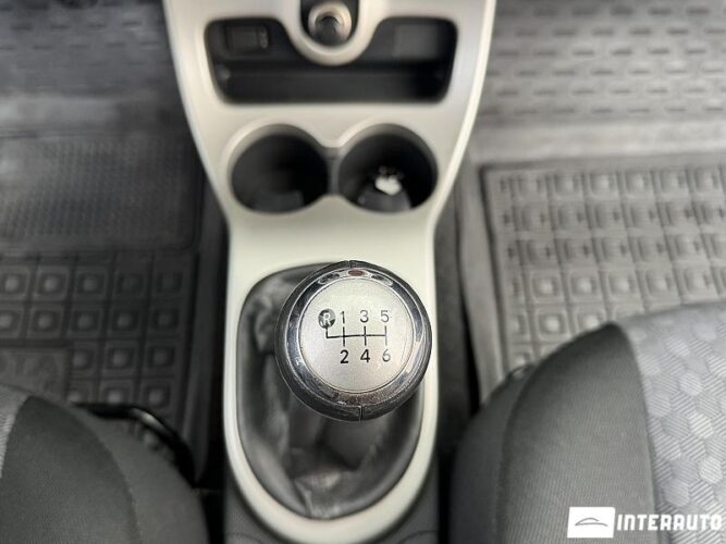 Toyota Urban Cruiser 41 interauto-car