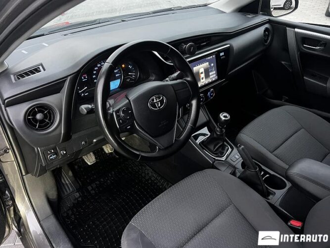 Toyota Corolla 33 interauto-car