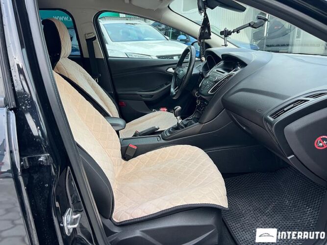 Ford Focus 29 interauto-car