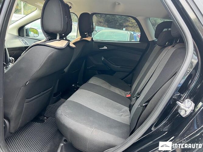 Ford Focus 30 interauto-car
