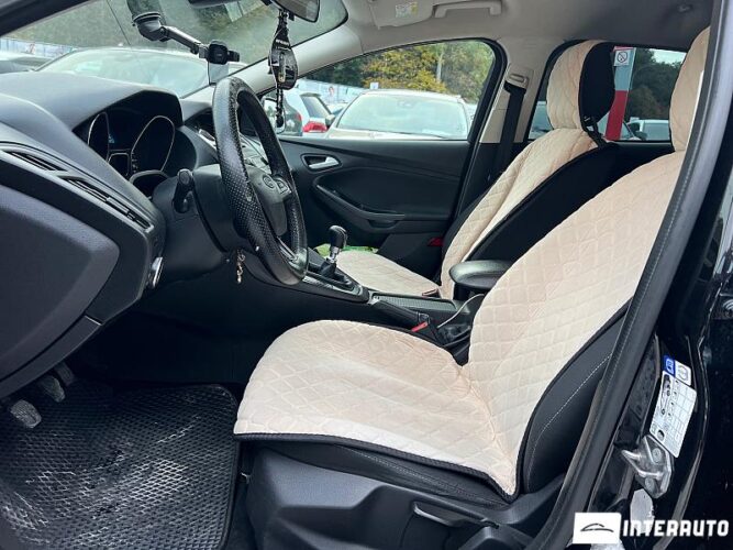 Ford Focus 28 interauto-car