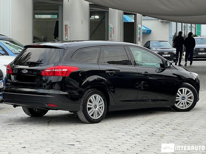 Ford Focus 27 interauto-car