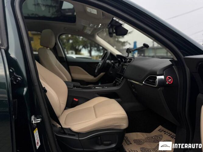 Jaguar F-Pace 47 interauto-car
