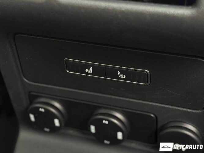 Jaguar F-Pace 49 interauto-car