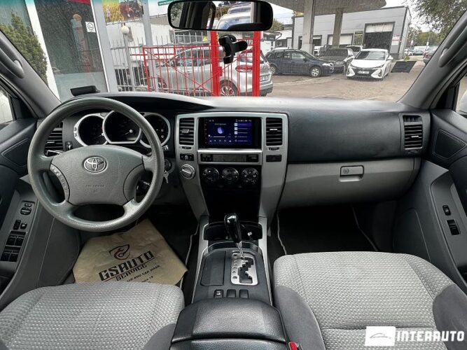 Toyota 4-Runner 36 interauto-car