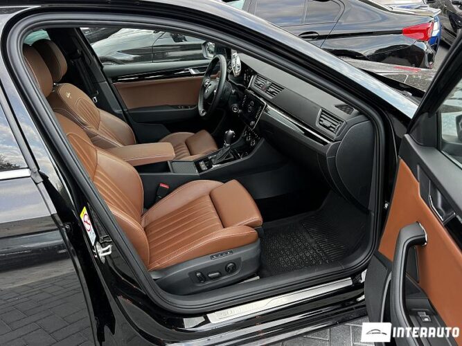 Skoda Superb 48 interauto-car