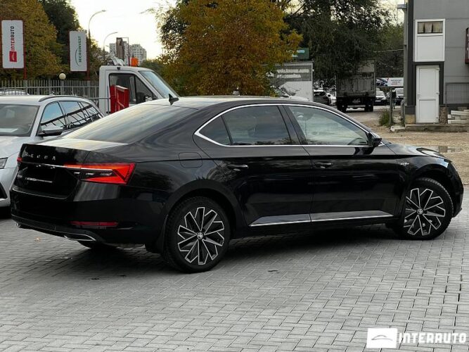 Skoda Superb 38 interauto-car